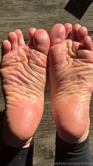joyfullfeet Nude Leaked Photo #9