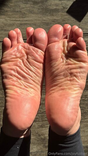joyfullfeet Nude Leaked Photo #10