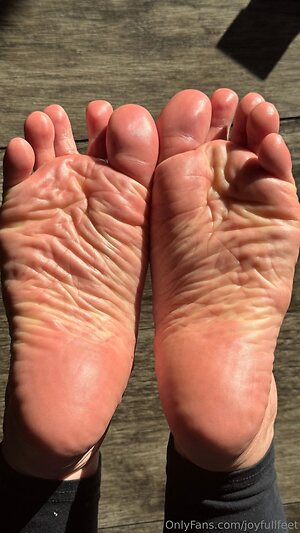 joyfullfeet Nude Leaked Photo #11