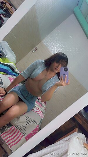 juli91c free Nude Leaked Photo #2