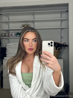 juliasandoval Nude Leaked Photo #4