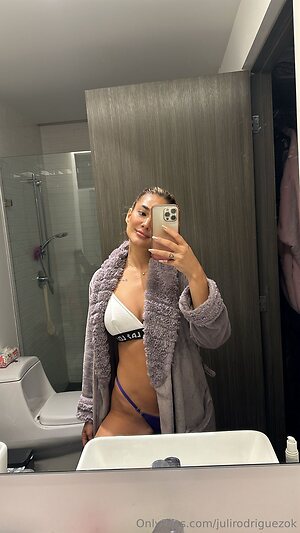 julirodriguezok Nude Leaked Photo #6