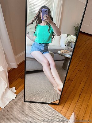 junecassandra Nude Leaked Photo #13