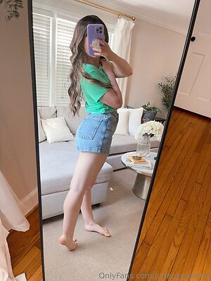 junecassandra Nude Leaked Photo #30