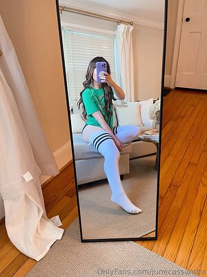 junecassandra Nude Leaked Photo #31