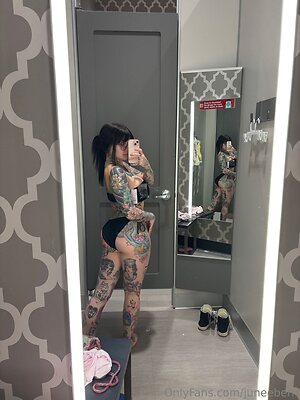 juneeberri Nude Leaked Photo #7