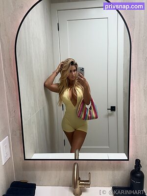 karinhart Nude Leaked Photo #18