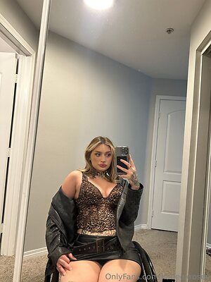 karleexrosee Nude Leaked Photo #15