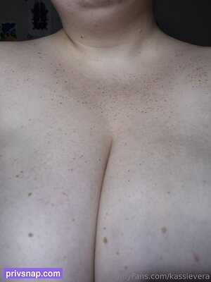 kassievera Nude Leaked Photo #23
