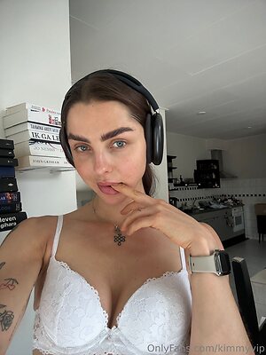kimmyvip Nude Leaked Photo #4