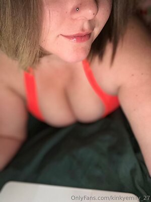 kinkyemily 27 Nude Leaked Photo #14