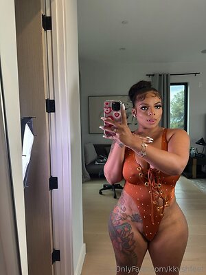 kkvshfeet Nude Leaked Photo #10