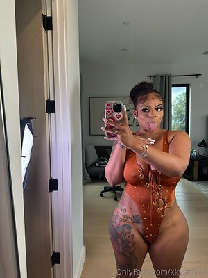 kkvshfeet Nude Leaked Photo #11