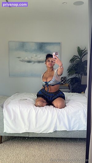 kkvshfeet Nude Leaked Photo #49