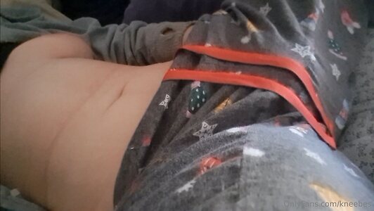kneebes Nude Leaked Photo #14