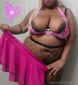 kngtitania Nude Leaked Photo #6