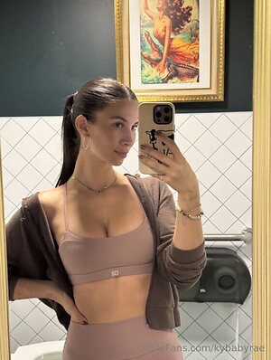 kybabyrae Nude Leaked Photo #5