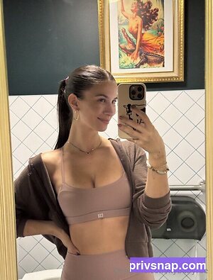 kybabyrae Nude Leaked Photo #19