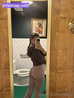 kybabyrae Nude Leaked Photo #24