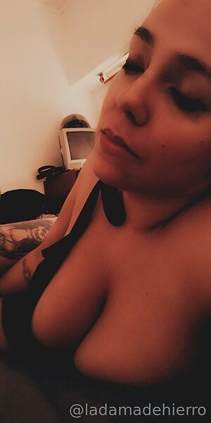 ladamadehierro Nude Leaked Photo #16