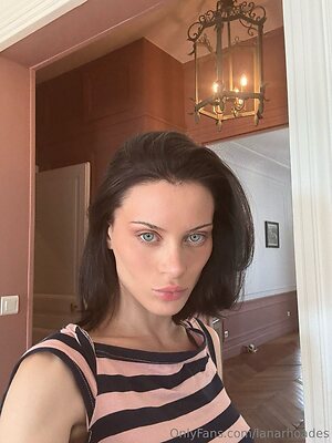 lanarhoades Nude Leaked Photo #20