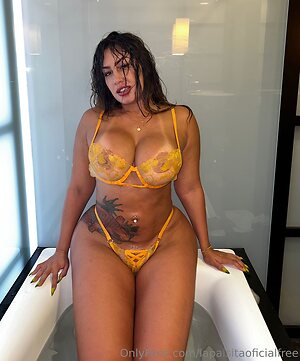 lapaisitaoficialfree Nude Leaked Photo #19