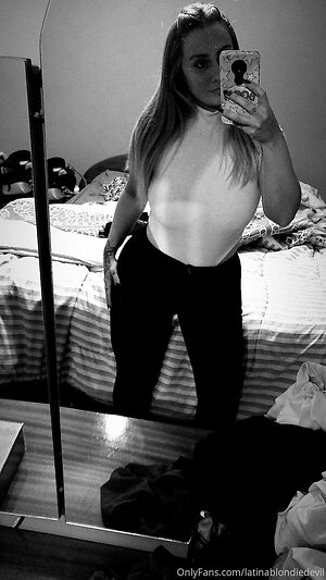 latinablondiedevil More Nude Photos