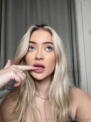 laylabratzz4 Nude Leaked Photo #17