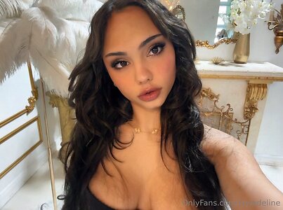 layladeline Nude Leaked Photo #13