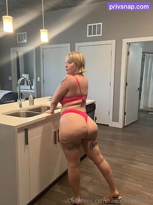 leeleezillafree Nude Leaked Photo #34