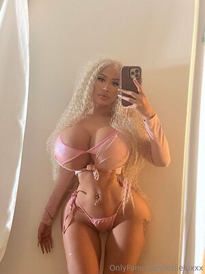 leslieluxxx Nude Leaked Photo #3