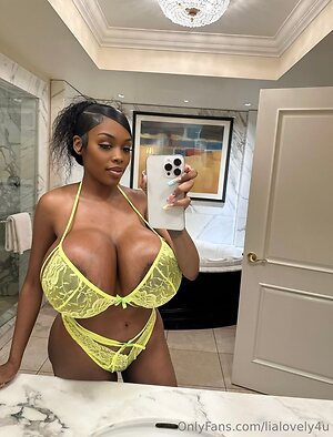 lialovely4u Nude Leaked Photo #20