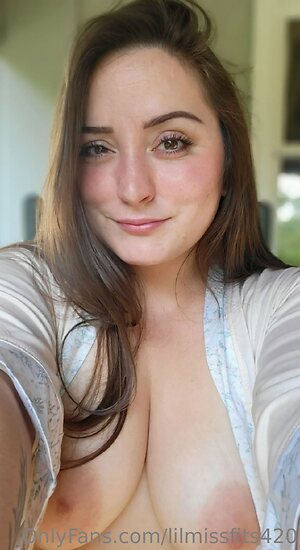 lilmissfits420 Nude Leaked Photo #2