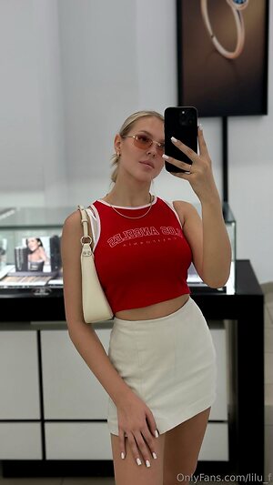 lilu f Nude Leaked Photo #3