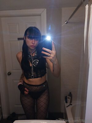 liluzicri Nude Leaked Photo #11