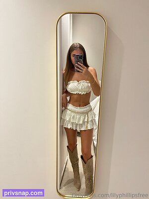 lilyphillipsfree Nude Leaked Photo #35