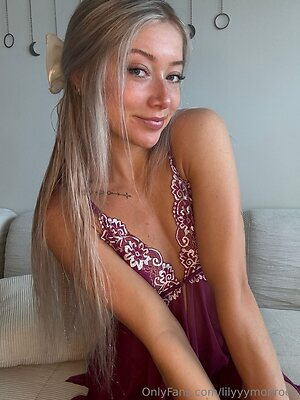 lilyyymonroee Nude Leaked Photo #5