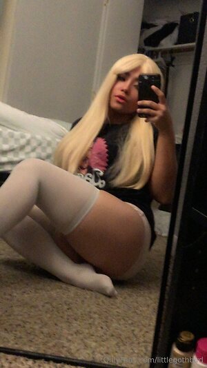 littlegothbird Nude Leaked Photo #3