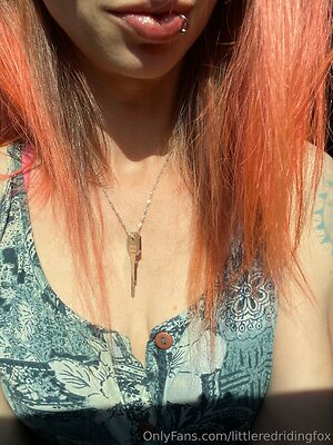littleredridingfox Nude Leaked Photo #31