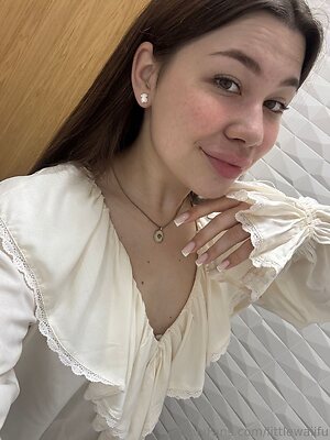 littlewaiifu Nude Leaked Photo #7