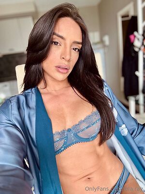 lola ray