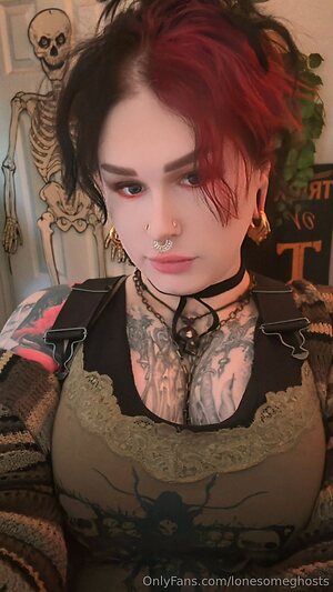 lonesomeghosts More Nude Photos