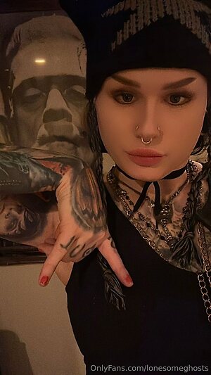 lonesomeghosts Nude Leaked Photo #19