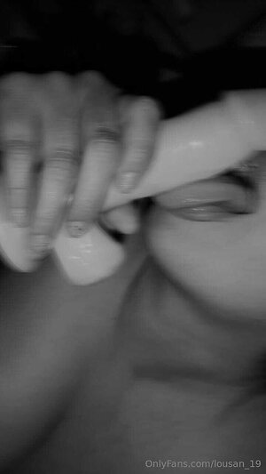 lousan 19 Nude Photos
