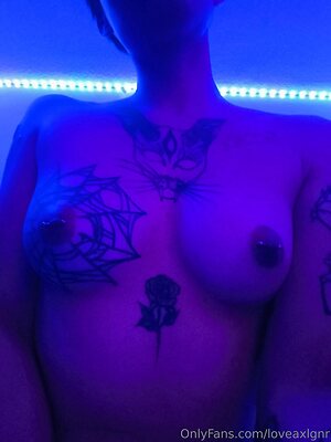 loveaxlgnr Nude Leaked Photo #7