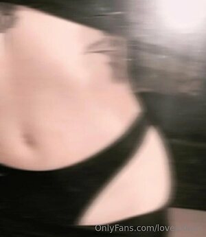 loveaxlgnr Nude Leaked Photo #30