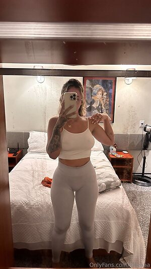luiizaaa Nude Leaked Photo #18