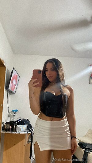 luisinav Nude Leaked Photo #35
