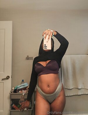 lunajiggles Nude Leaked Photo #5