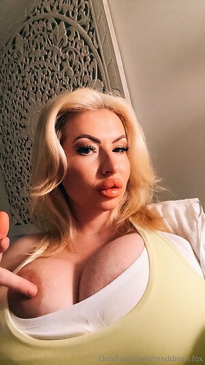 maddison fox Nude Leaked Photo #13